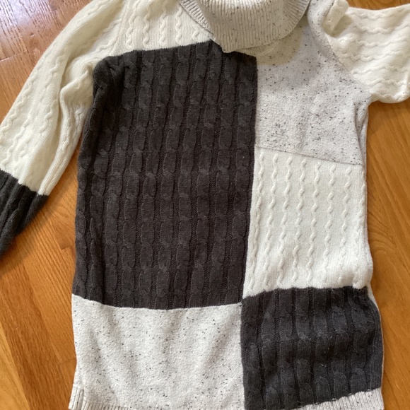 Calvin Klein ladies long cowl neck sweater. - Picture 3 of 4